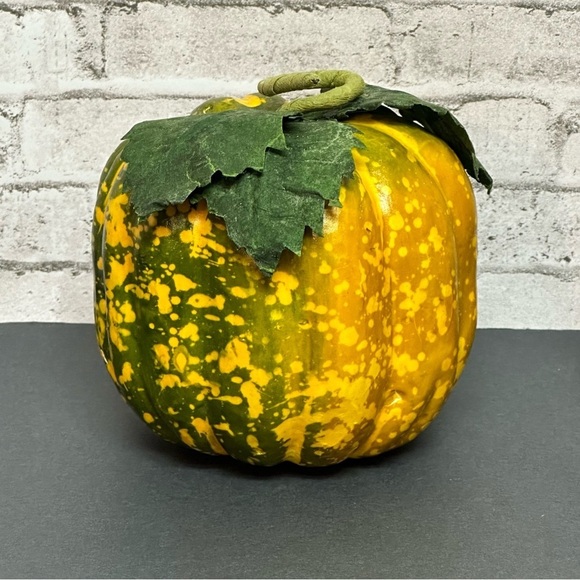 Pumpkins Lot Of 4 Holiday Decor Thanksgiving Fall Decorations - Picture 2 of 9